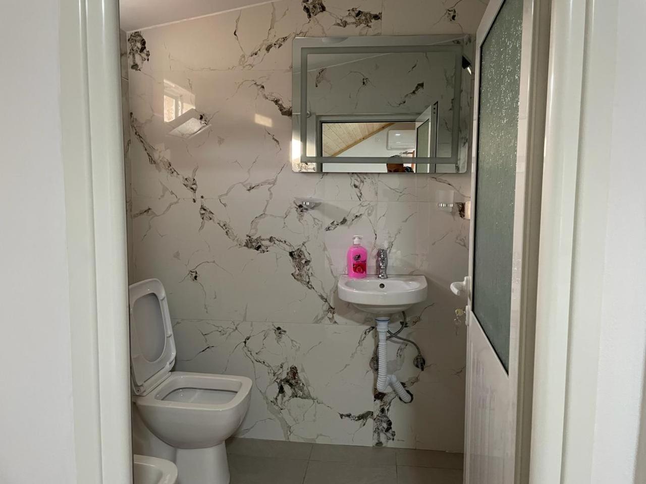 Guesthouse & Hospitality Berat Zewnętrze zdjęcie