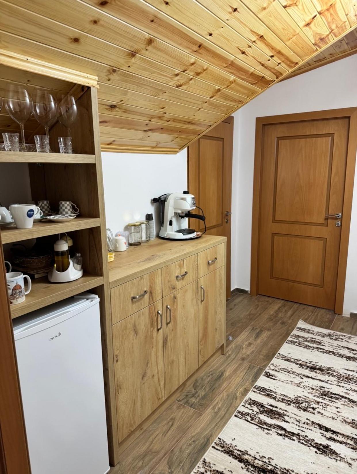 Guesthouse & Hospitality Berat Zewnętrze zdjęcie